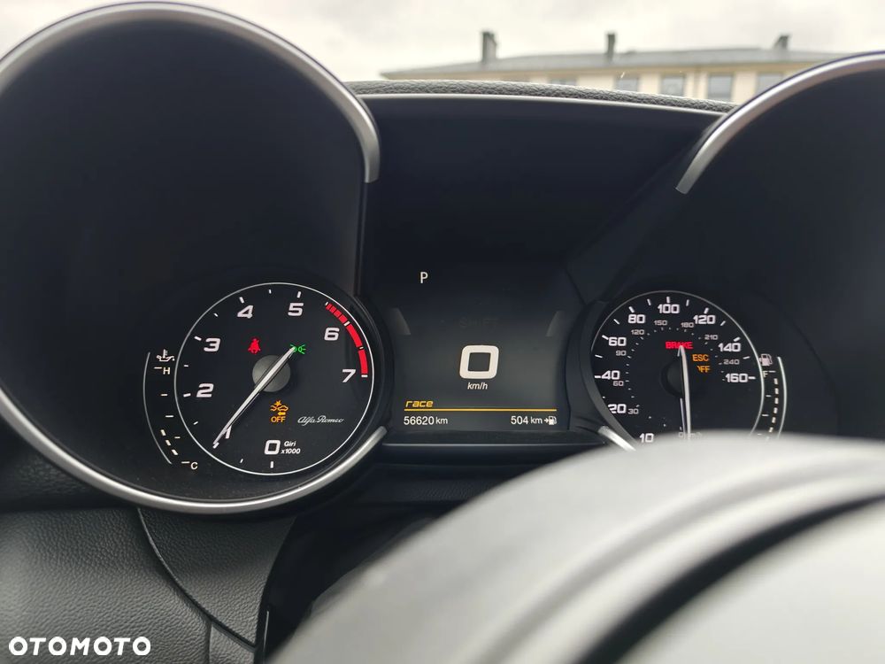 Alfa Romeo Giulia 2.0 Turbo 16V AT8 Veloce Ti - 35