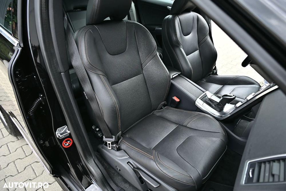 Volvo XC 60 D4 Geartronic Summum - 32