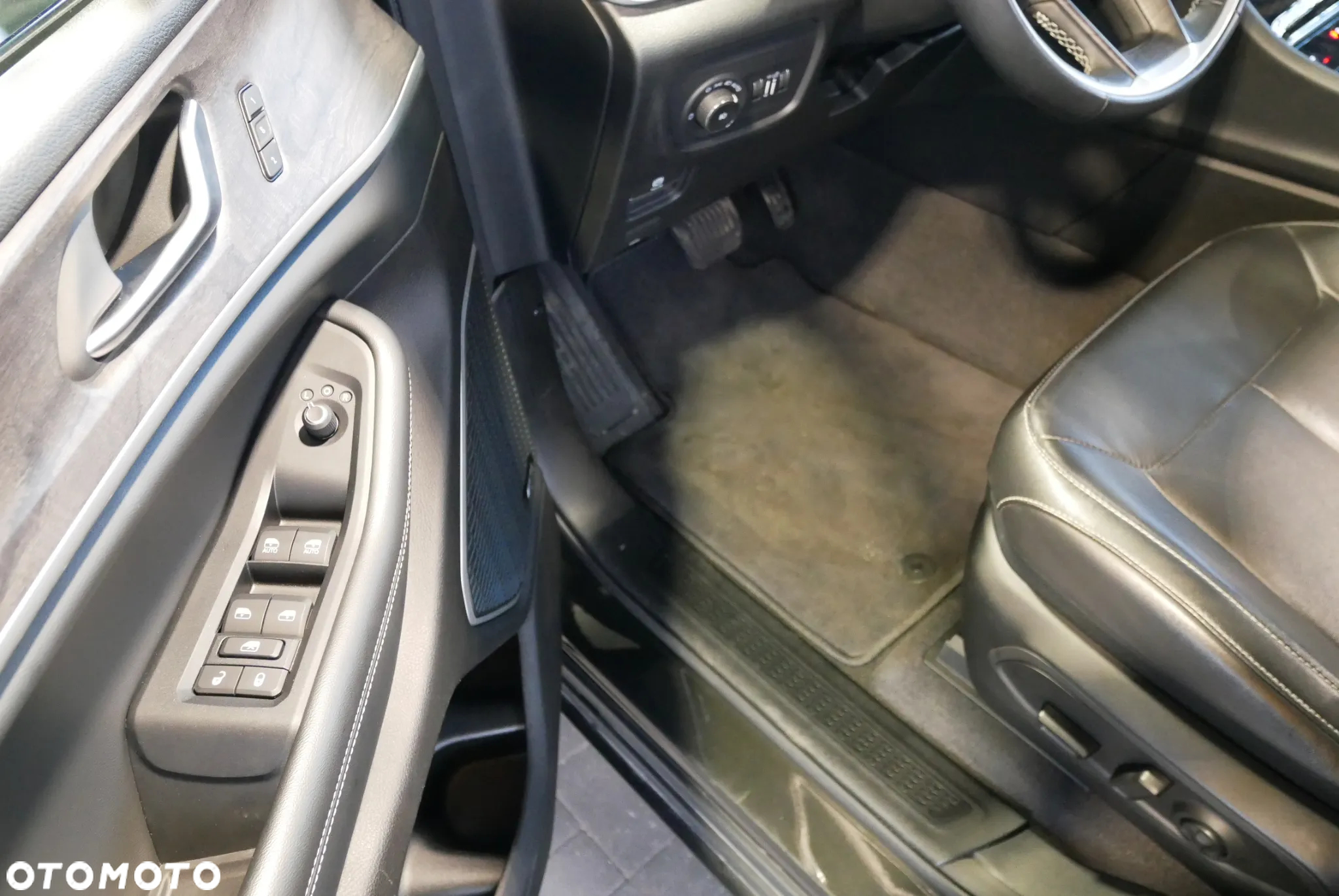 Jeep Grand Cherokee - 19