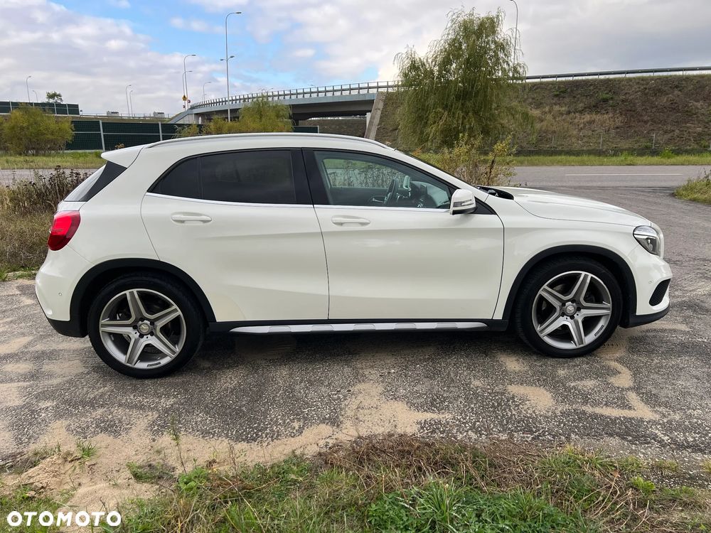 Mercedes-Benz GLA 250 4-Matic AMG Line - 8