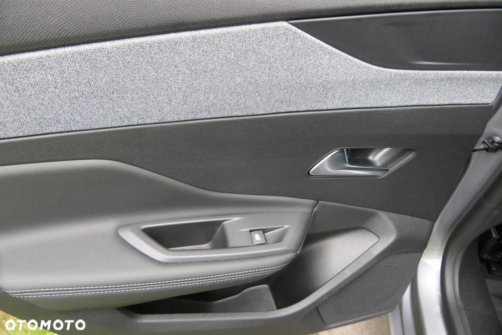 Peugeot 308 1.2 PureTech Allure S&S - 33