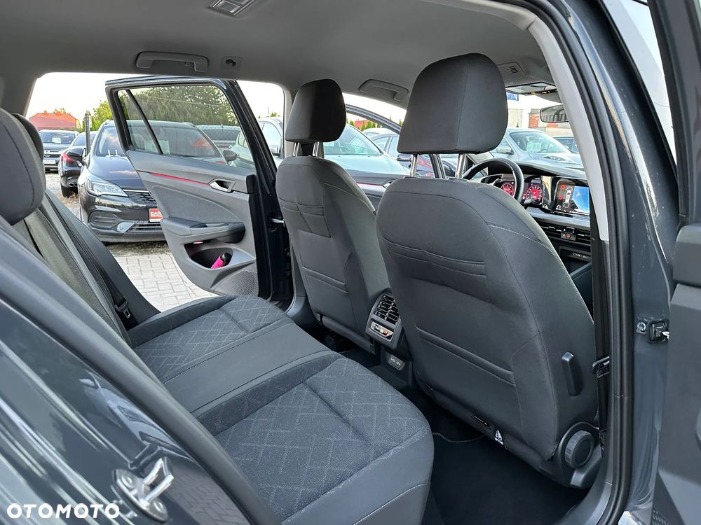 Volkswagen Golf - 25