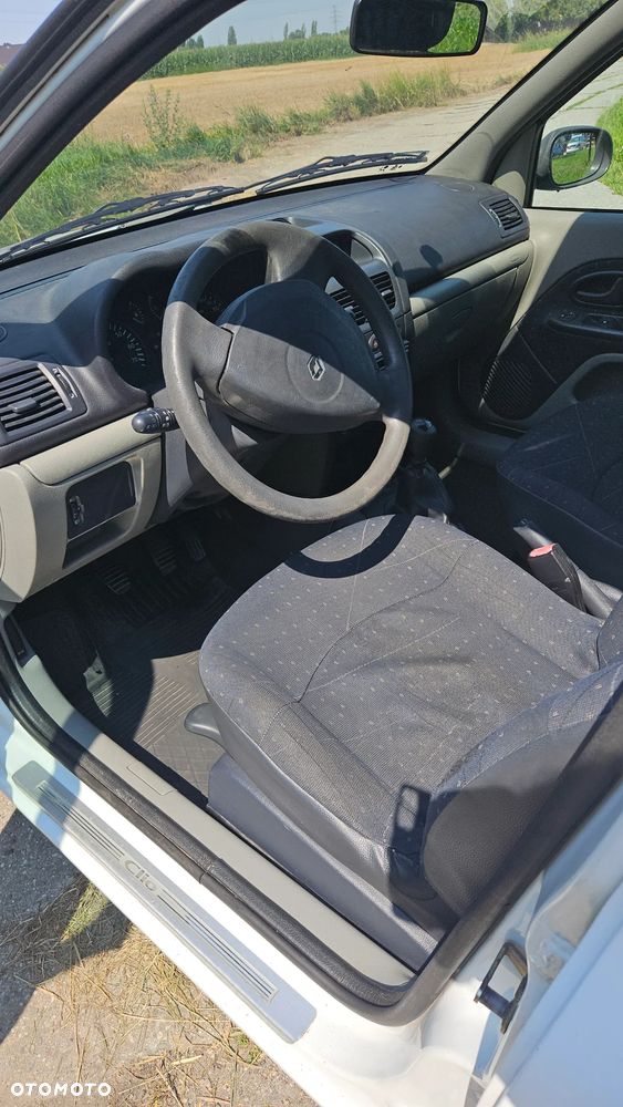Renault Clio 1.2 16V Authentique - 11