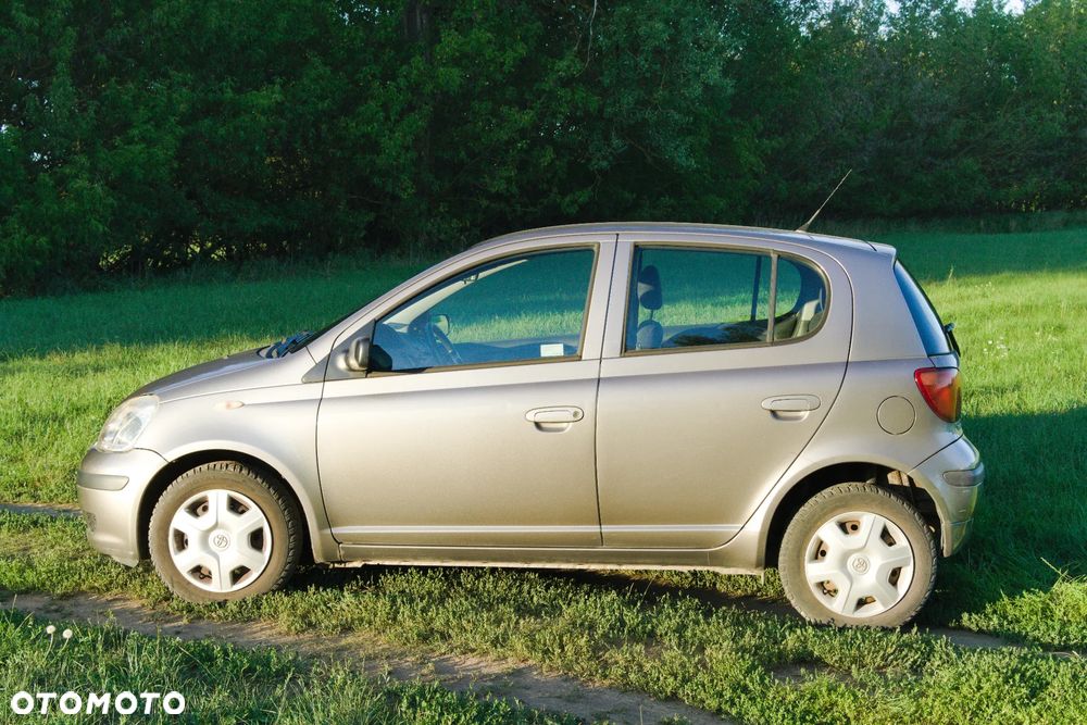 Toyota Yaris 1.0 Base - 2