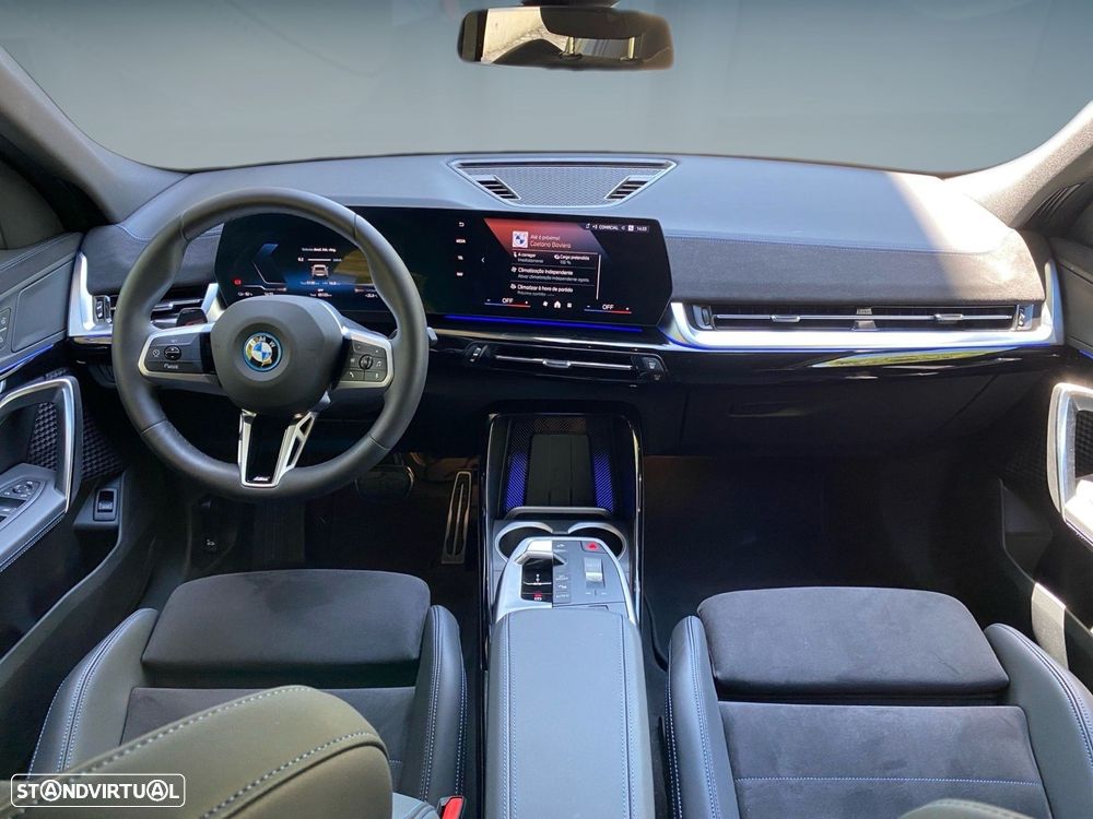 BMW iX2 eDrive20 Pack Desportivo M — photo 3
