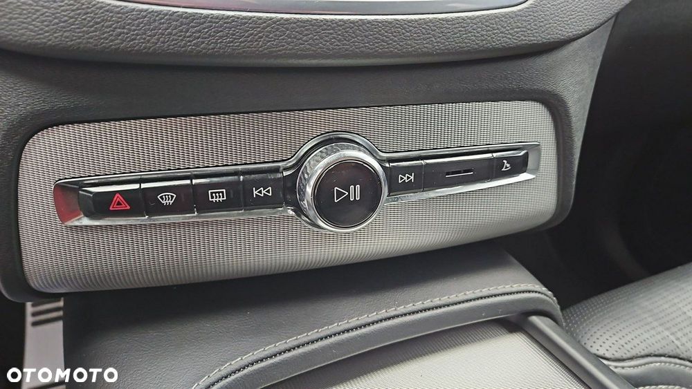 Volvo XC 90 T8 AWD Plug-In Hybrid R-Design 7os - 19