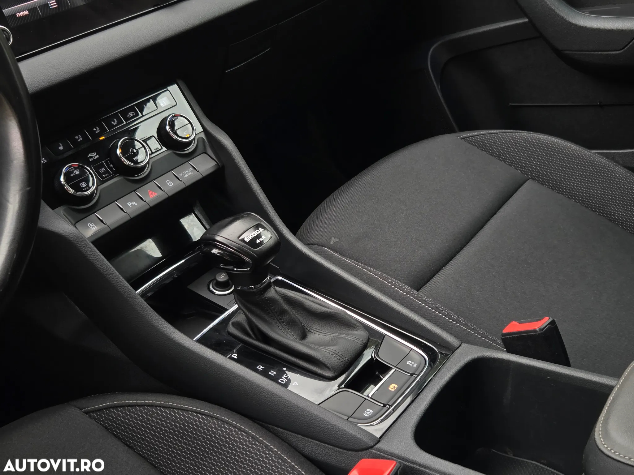 Skoda Karoq 2.0 TDI 4X4 DSG Sportline - 12