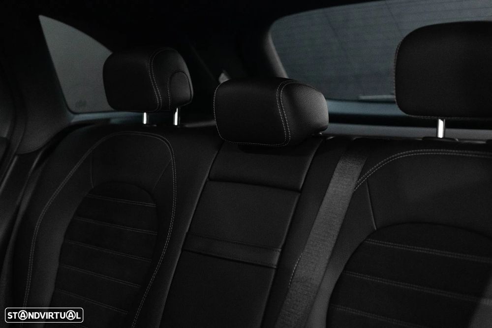 Mercedes-Benz GLC 300 e 4Matic 9G-TRONIC AMG Line - 27