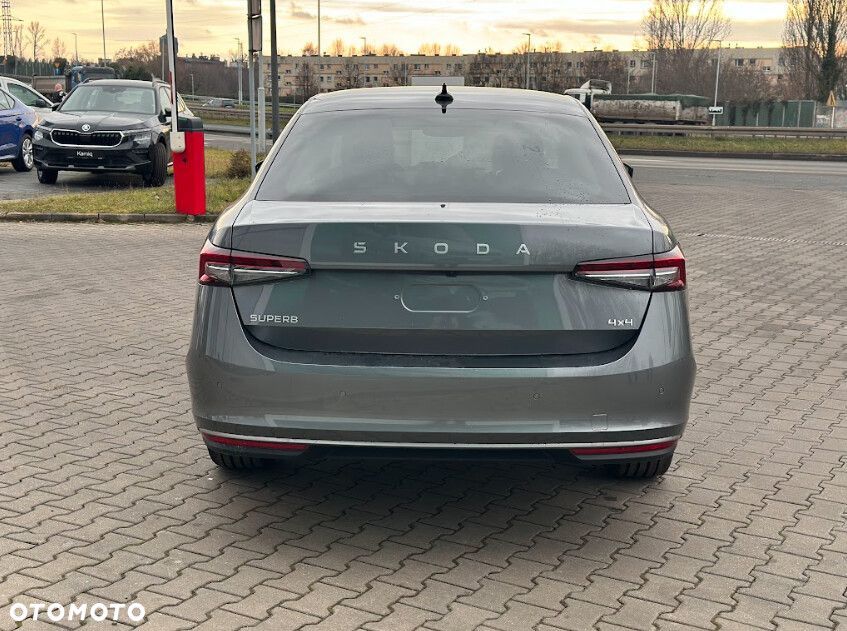 Skoda Superb 2.0 TDI SCR 4x4 L&K DSG - 4
