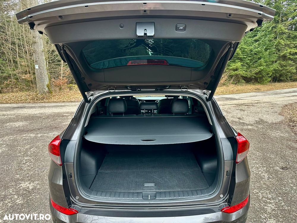 Hyundai Tucson 2.0 CRDI 4WD Automatik Style - 14