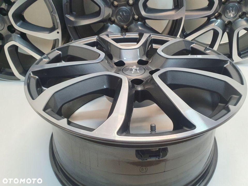 FELGI MASERATI LAVENTE 8,5JX19H2 ET44 5X114,3 NOWE - 5
