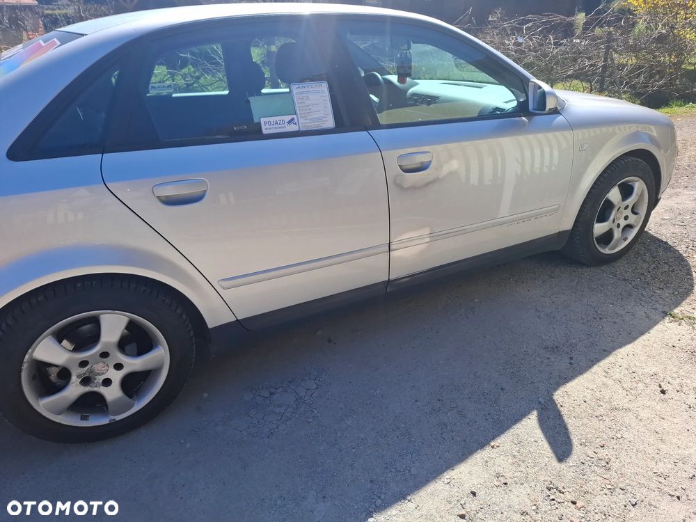 Audi A4 Limousine - 13