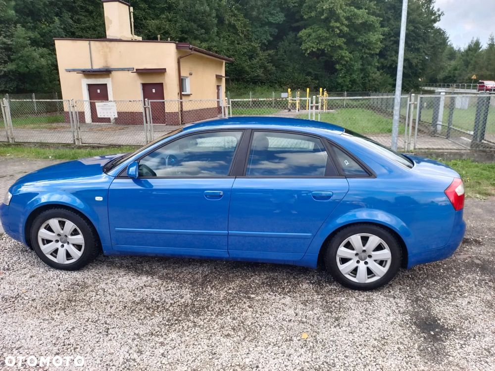 Audi A4 Limousine - 3