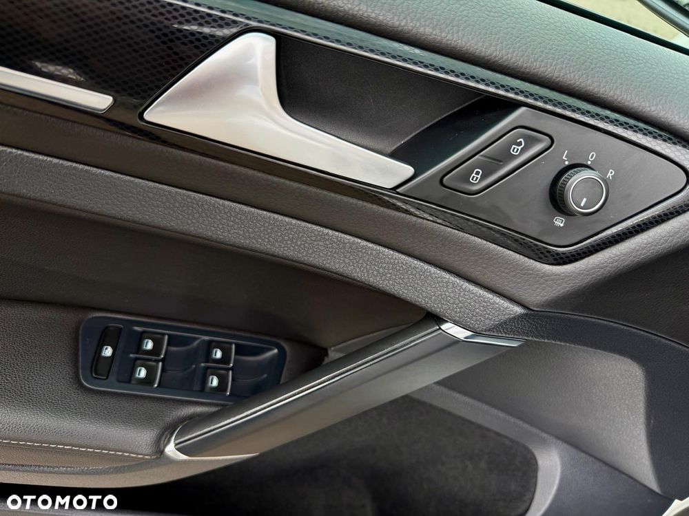 Volkswagen Golf - 39