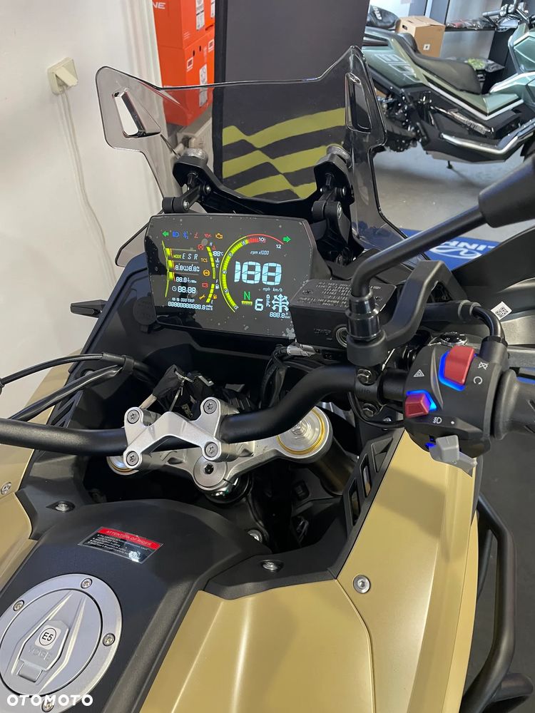 VOGE 625DSX - 5