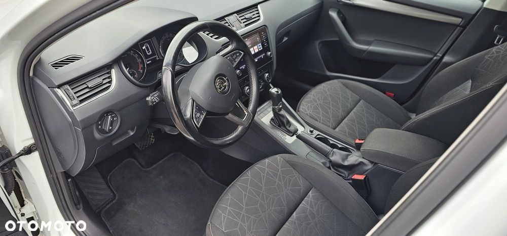 Skoda Octavia 2.0 TDI DSG Clever - 8