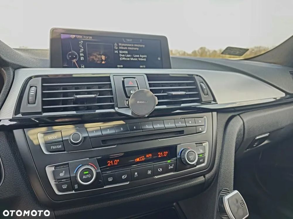 BMW Seria 3 335i xDrive Sport-Aut Sport Line - 23