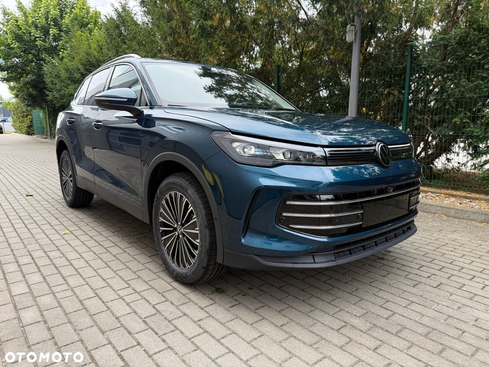 Volkswagen Tiguan - 11