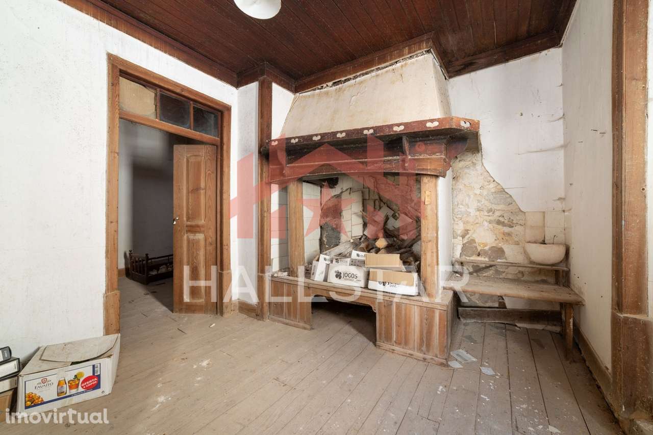 Moradia T4 / Para Reconstrução / Reguengo do Fetal - Grande imagem: 2/26