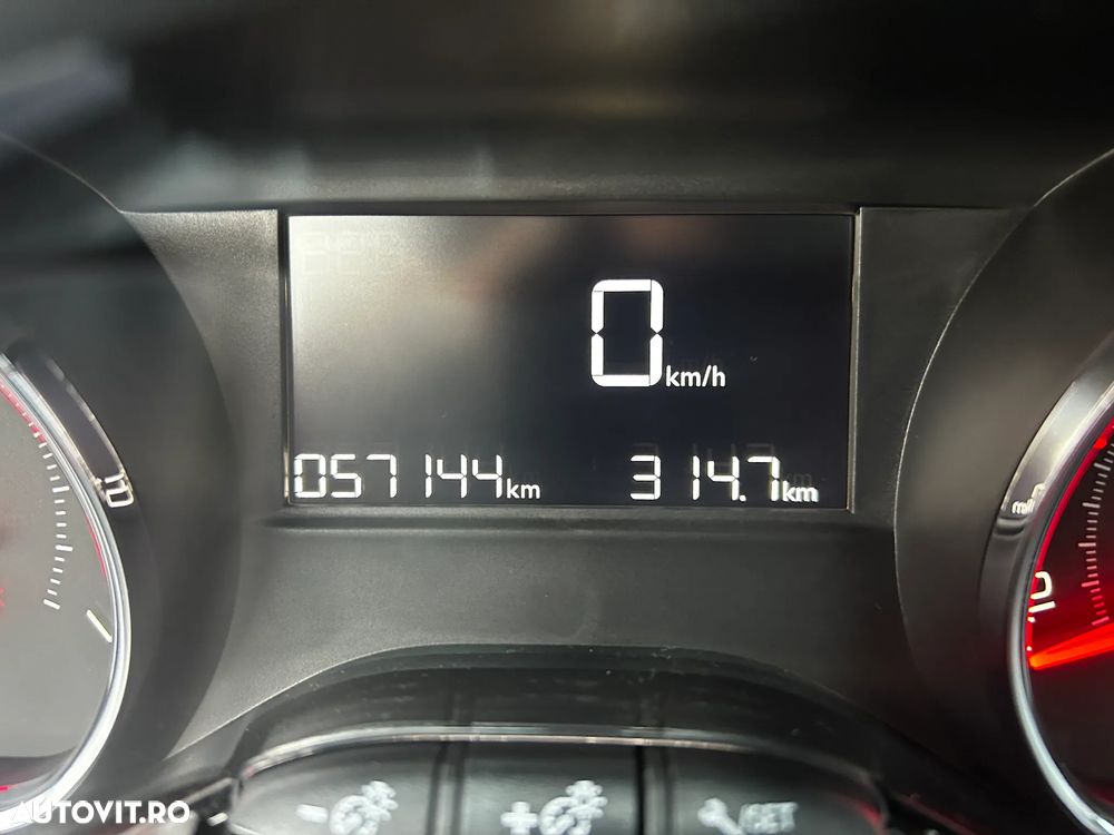 Peugeot 208 95 VTI Allure - 7