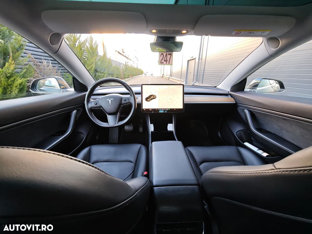 Tesla Model 3 - 7
