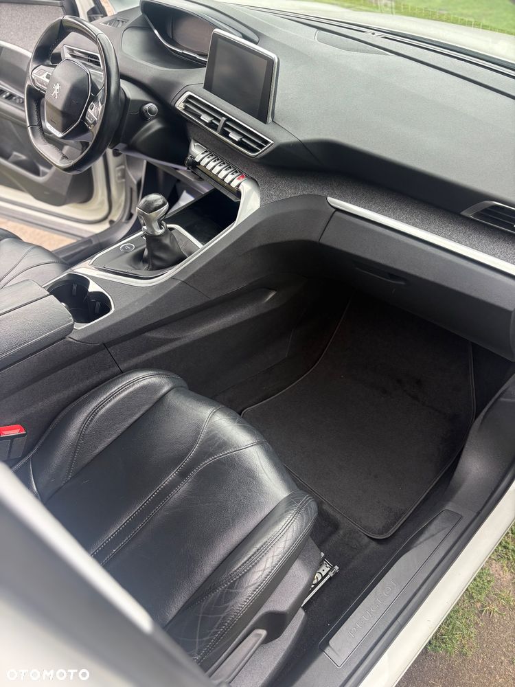Peugeot 3008 PureTech 130 Stop & Start GPF Allure Business-Paket - 31