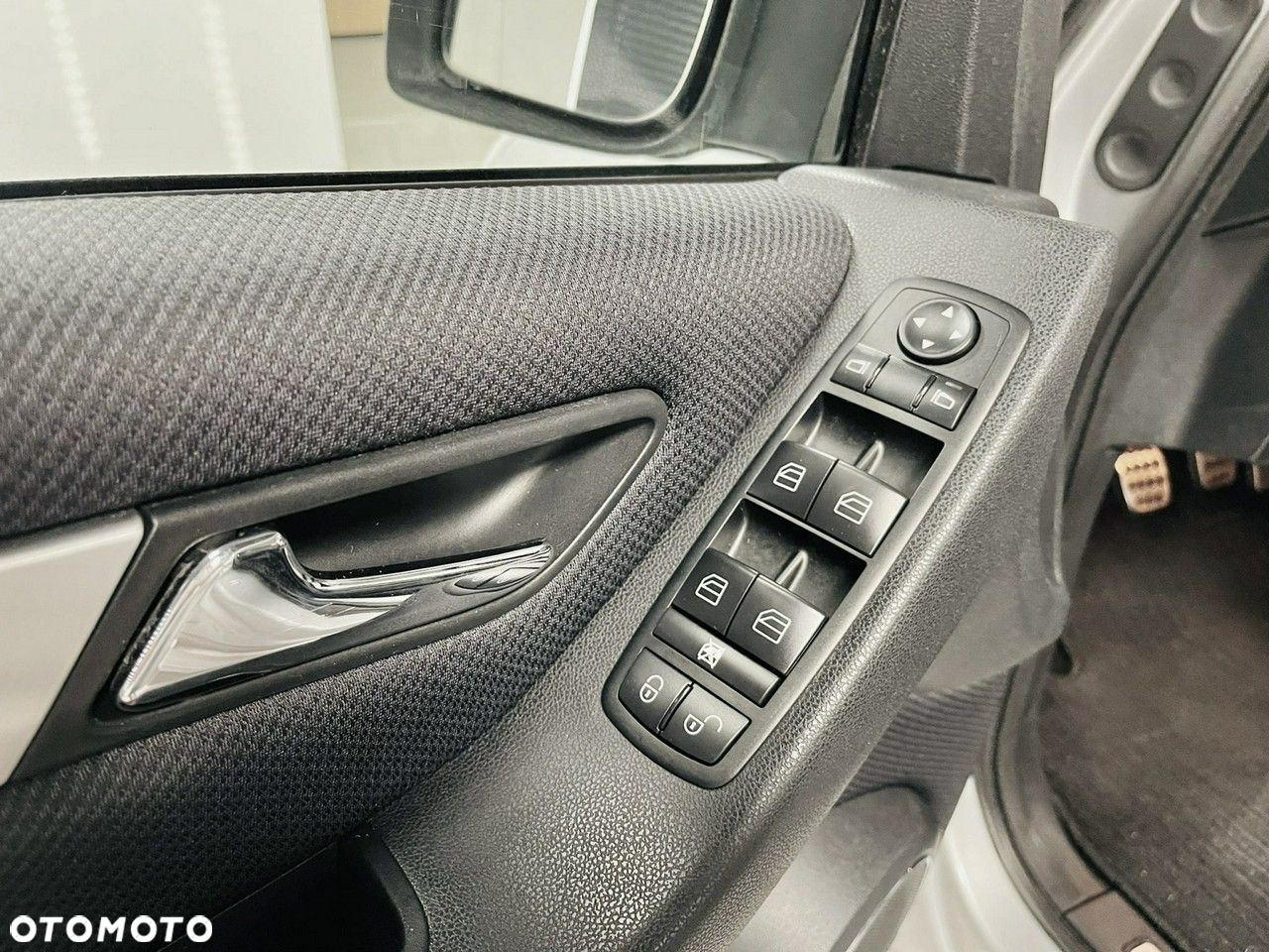 Mercedes-Benz Klasa B 180 BlueEffICIENCY - 8