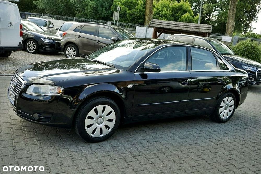 Audi A4 Limousine - 8