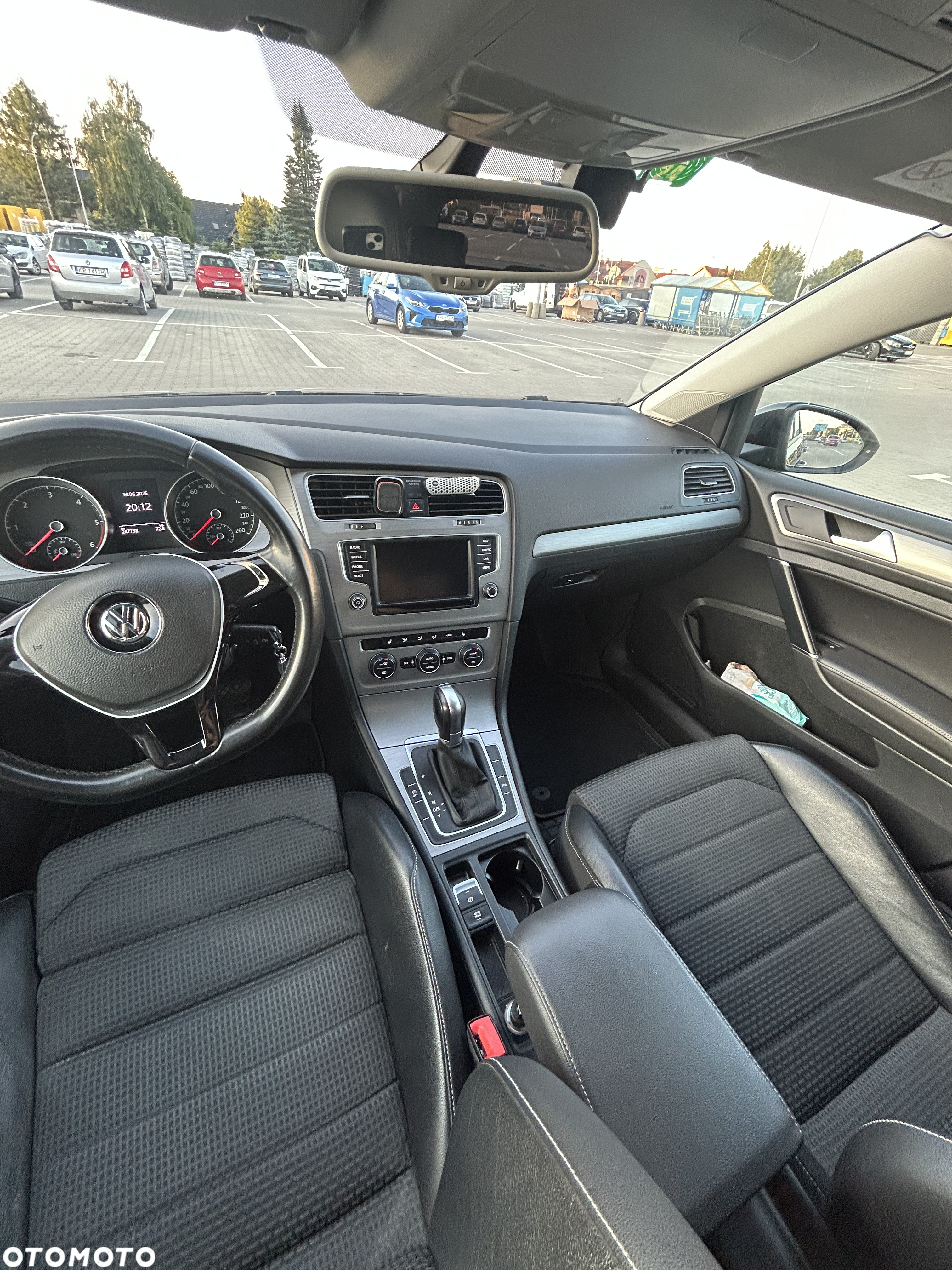 Volkswagen Golf - 12