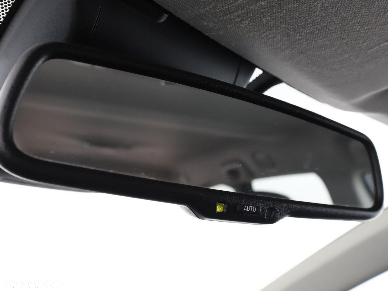 Toyota Auris 1.8 VVT-i Hybrid Automatik Edition - 32