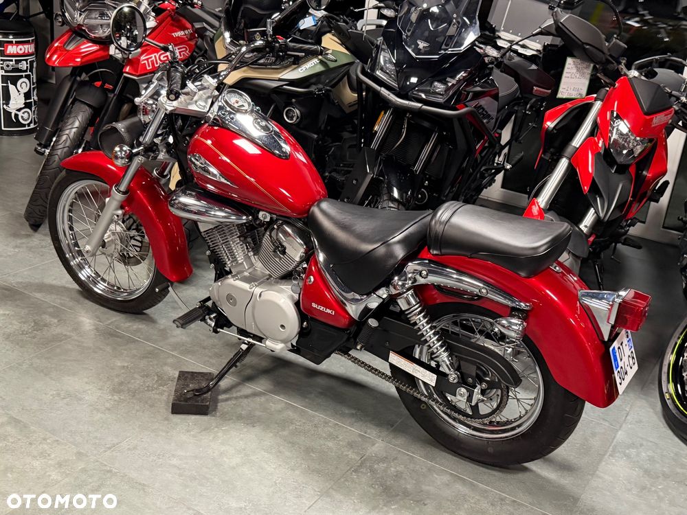 Suzuki Intruder - 29