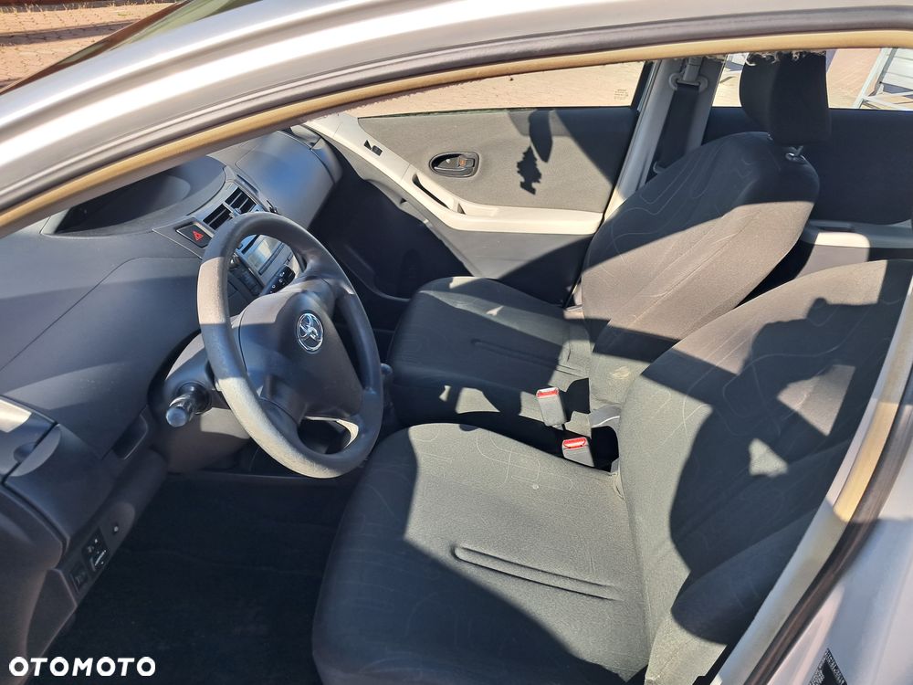 Toyota Yaris 1.0 Premium - 7