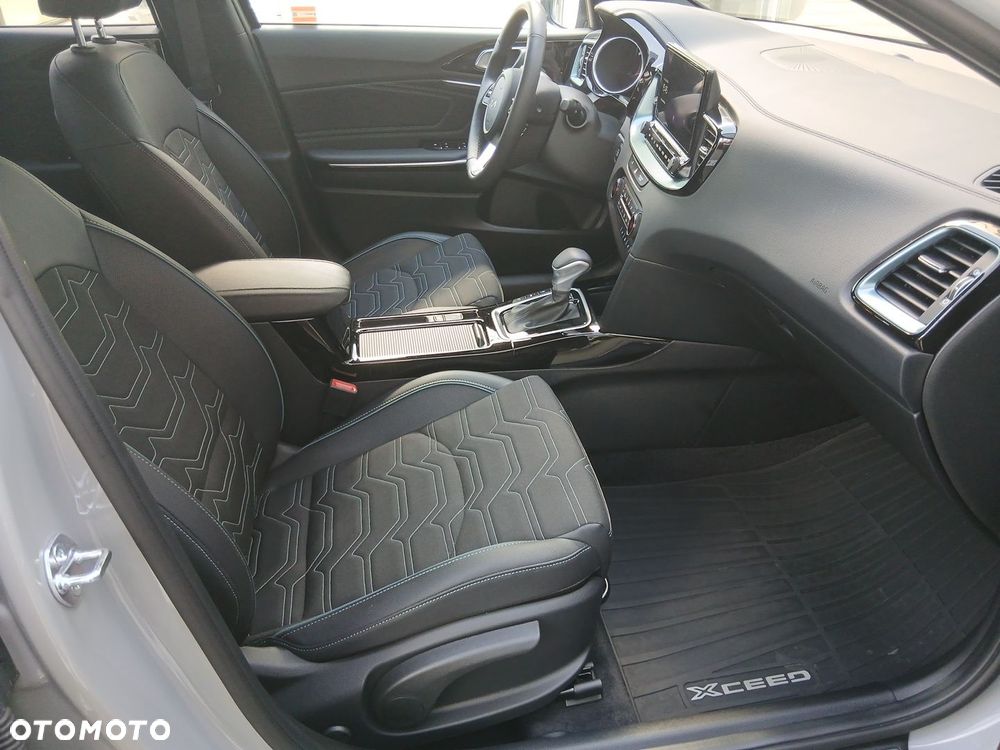 Kia XCeed 1.6 T-GDI Tribute DCT - 24