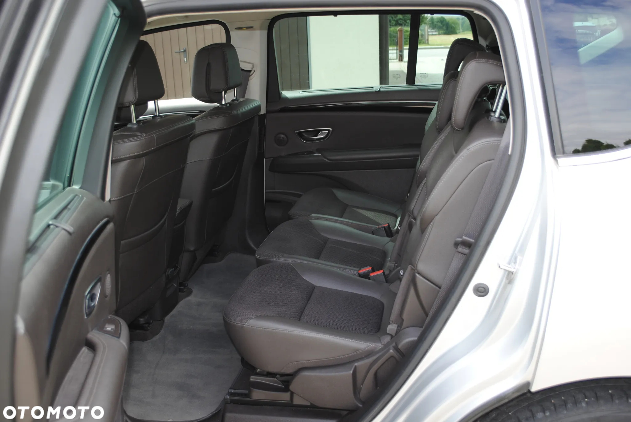 Renault Espace 1.6 dCi Energy Initiale Paris EDC 7os - 10