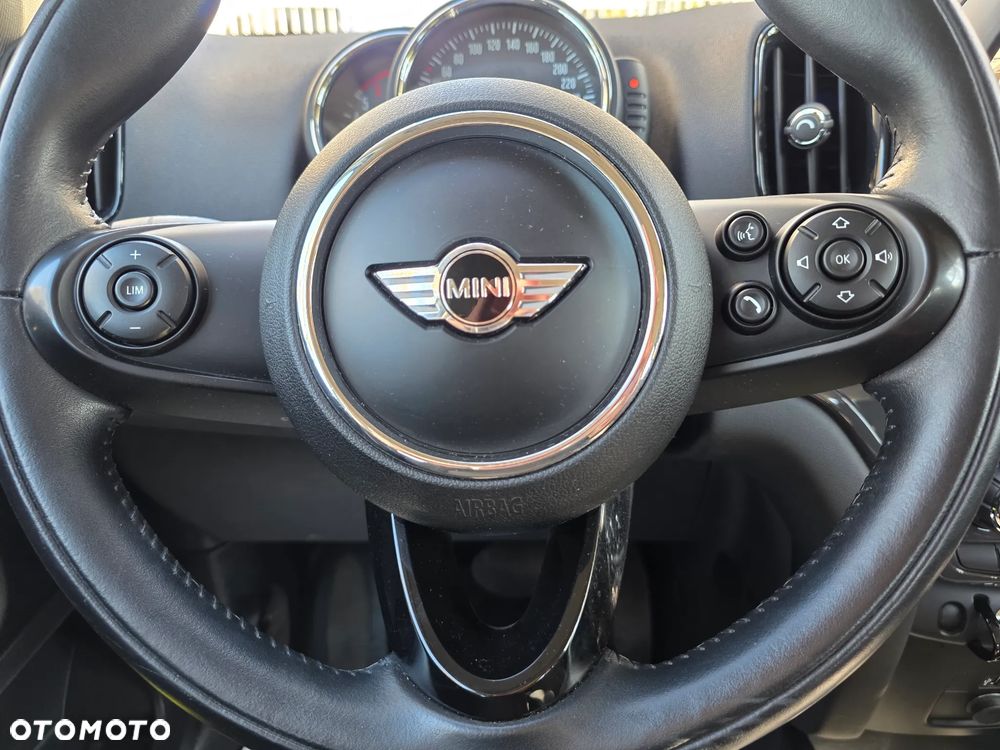 MINI Countryman Cooper D ALL4 - 23
