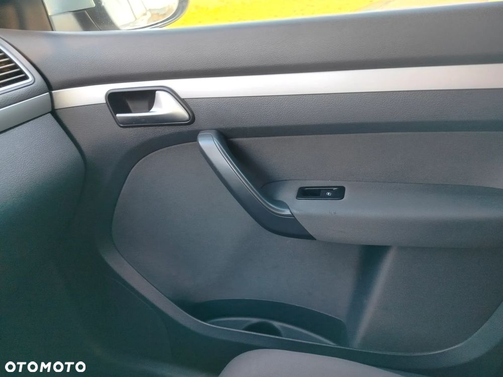 Volkswagen Touran 1.6 TDI DPF BlueMotion Technology Comfortline - 10