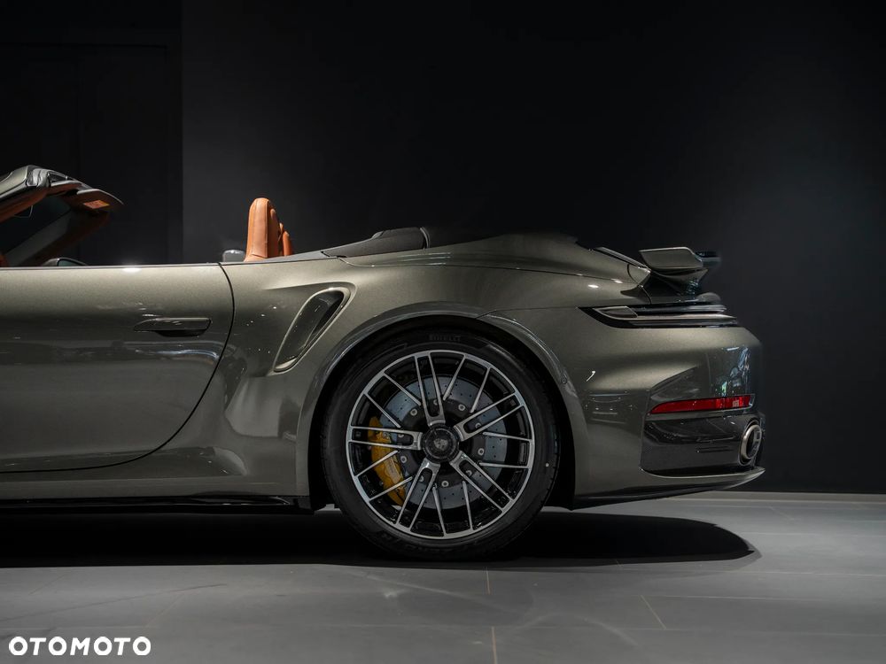 Porsche 911 Carrera Turbo S - 9