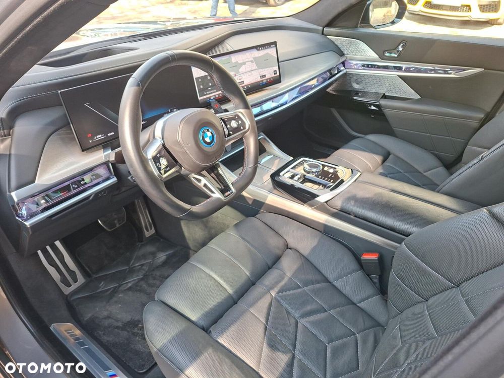 BMW Seria 7 - 11