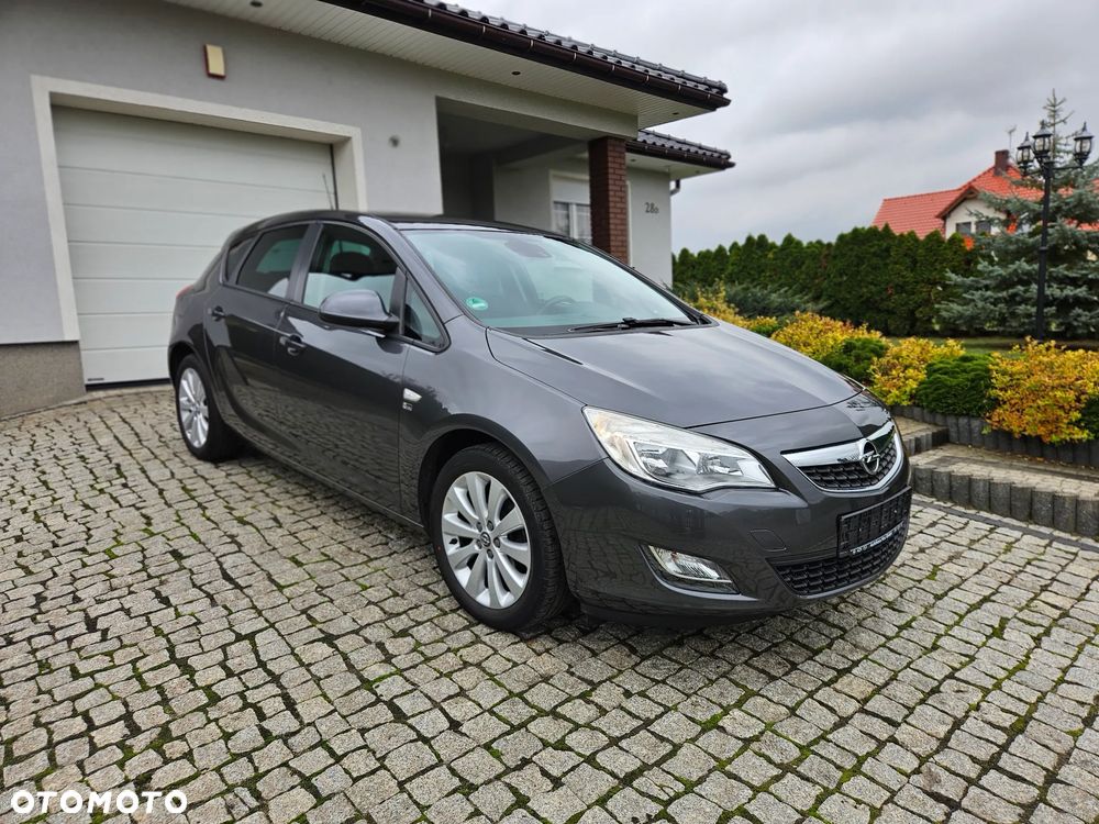 Opel Astra 1.4 Turbo 150 Jahre - 18