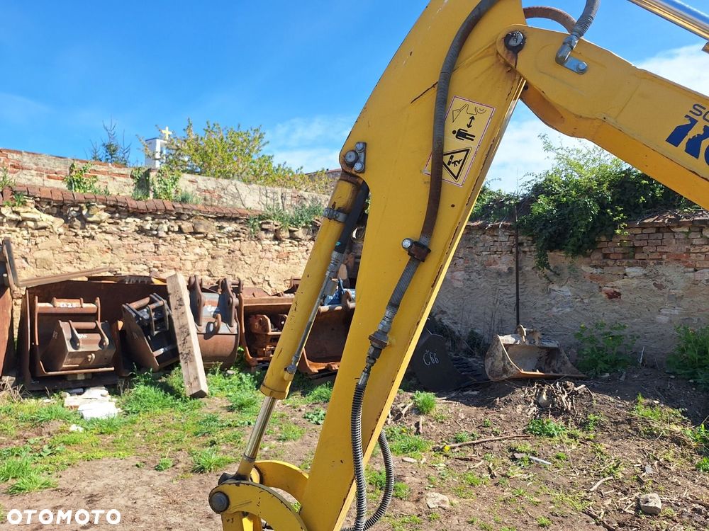 Komatsu Pc16R-3Hs - 22