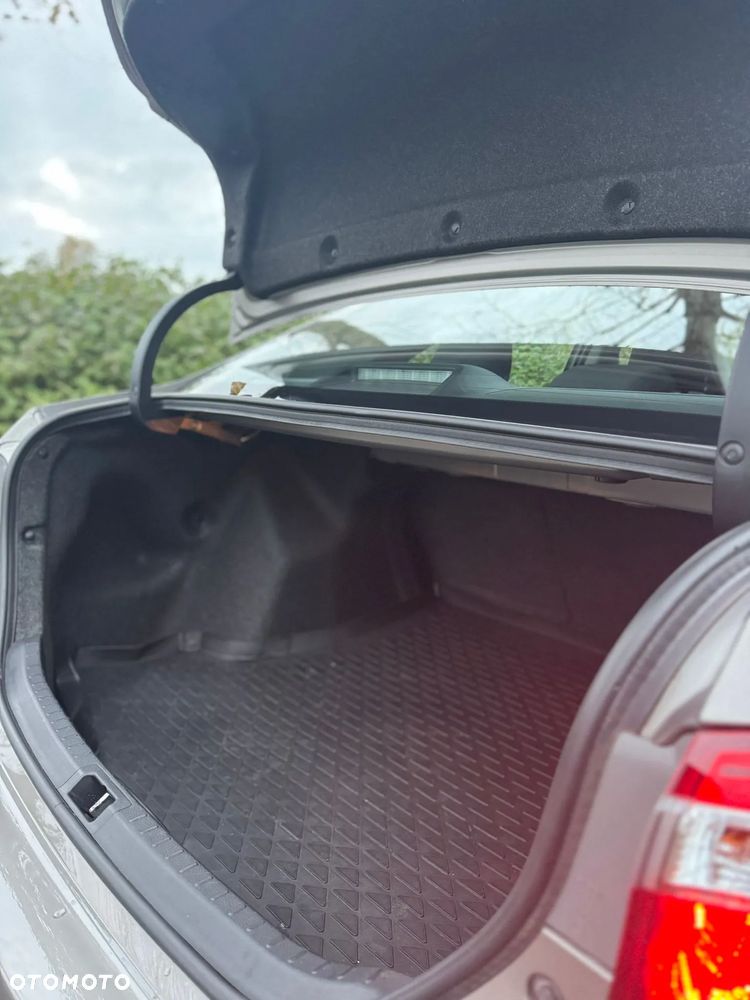 Toyota Corolla 1.6 Active - 12