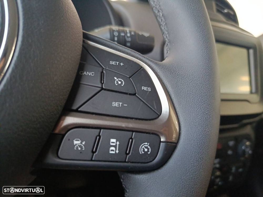 Jeep Renegade 1.0 T Limited - 18