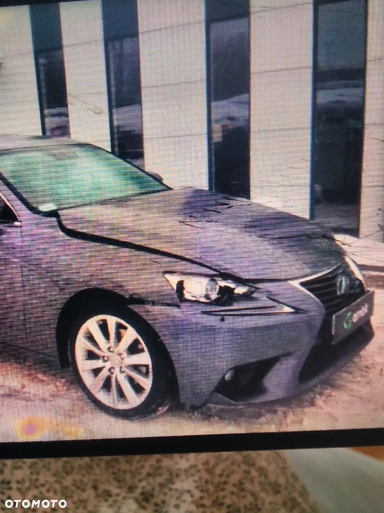 Lexus IS 300h Prestige - 21