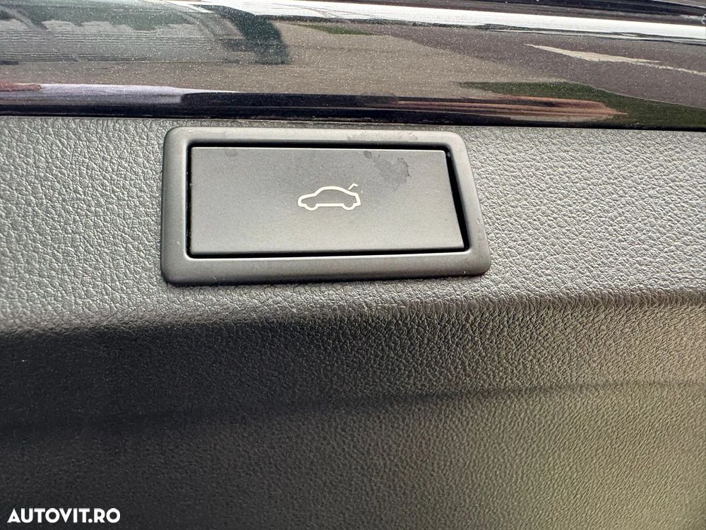 Skoda Octavia Combi 2.0 TDI DSG Style - 34