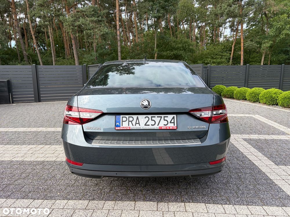 Skoda Superb ver-1-4-tsi-act-ambition - 5