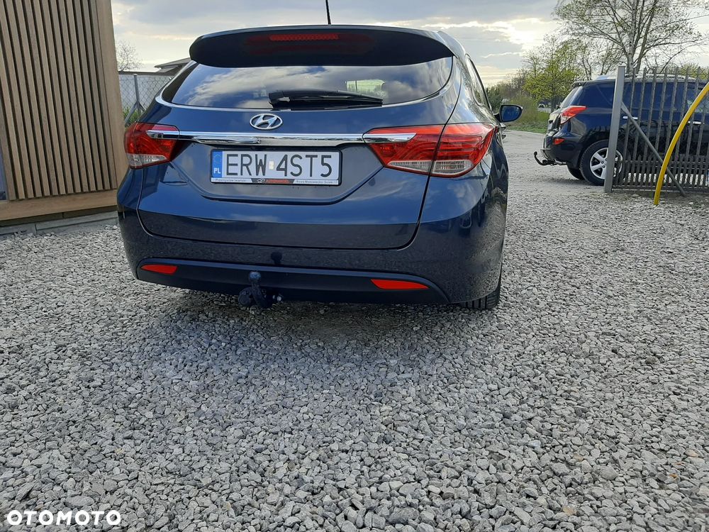 Hyundai i40 Kombi blue 1.6 Family - 7