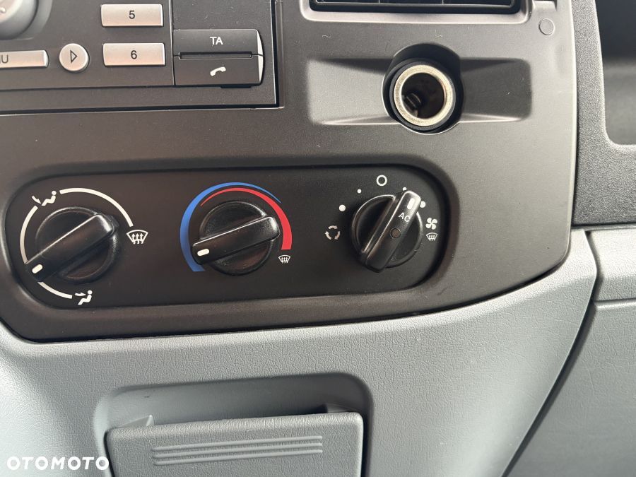 Ford Transit - 24