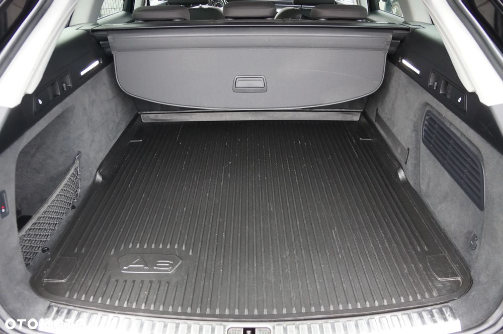 Audi A6 Avant 40 TDI quattro S tronic - 32
