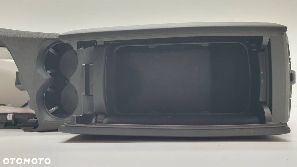 TUNEL ŚRODKOWY PEUGEOT 5008 II 2019 EUROPA - 6