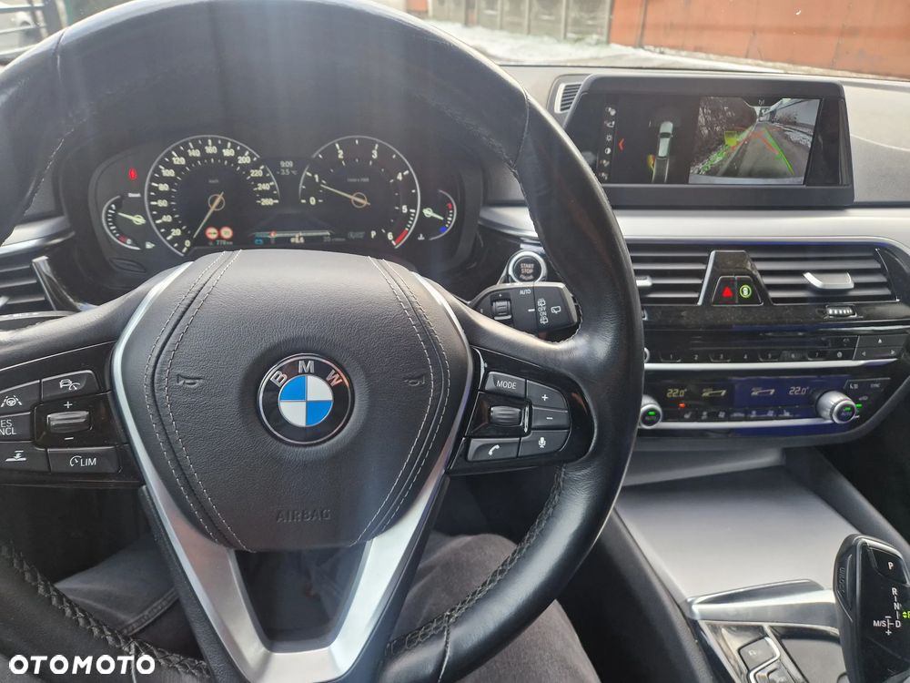 BMW Seria 5 520d xDrive - 7